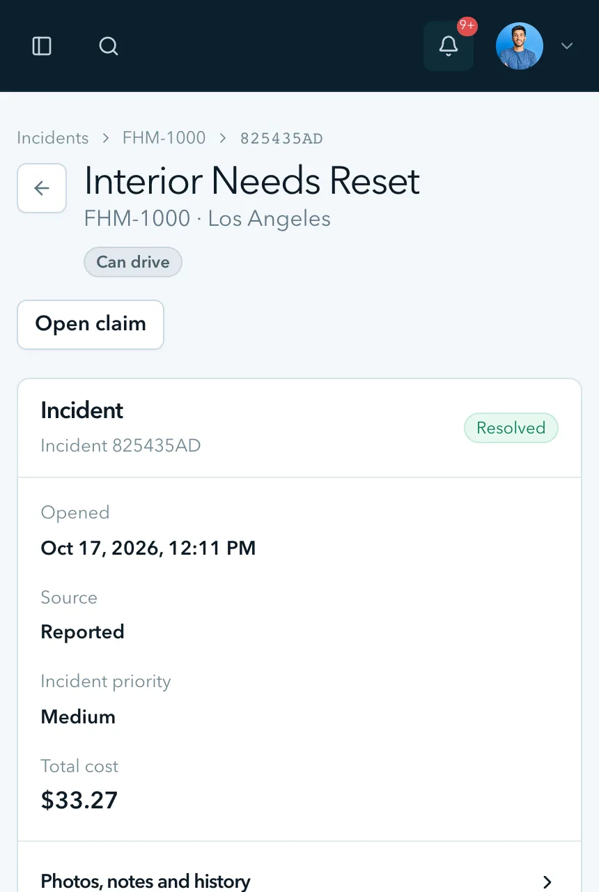 A resolved incident in the Mersul console: an interior reset with its cost, its service provider and every step from reported to resolved